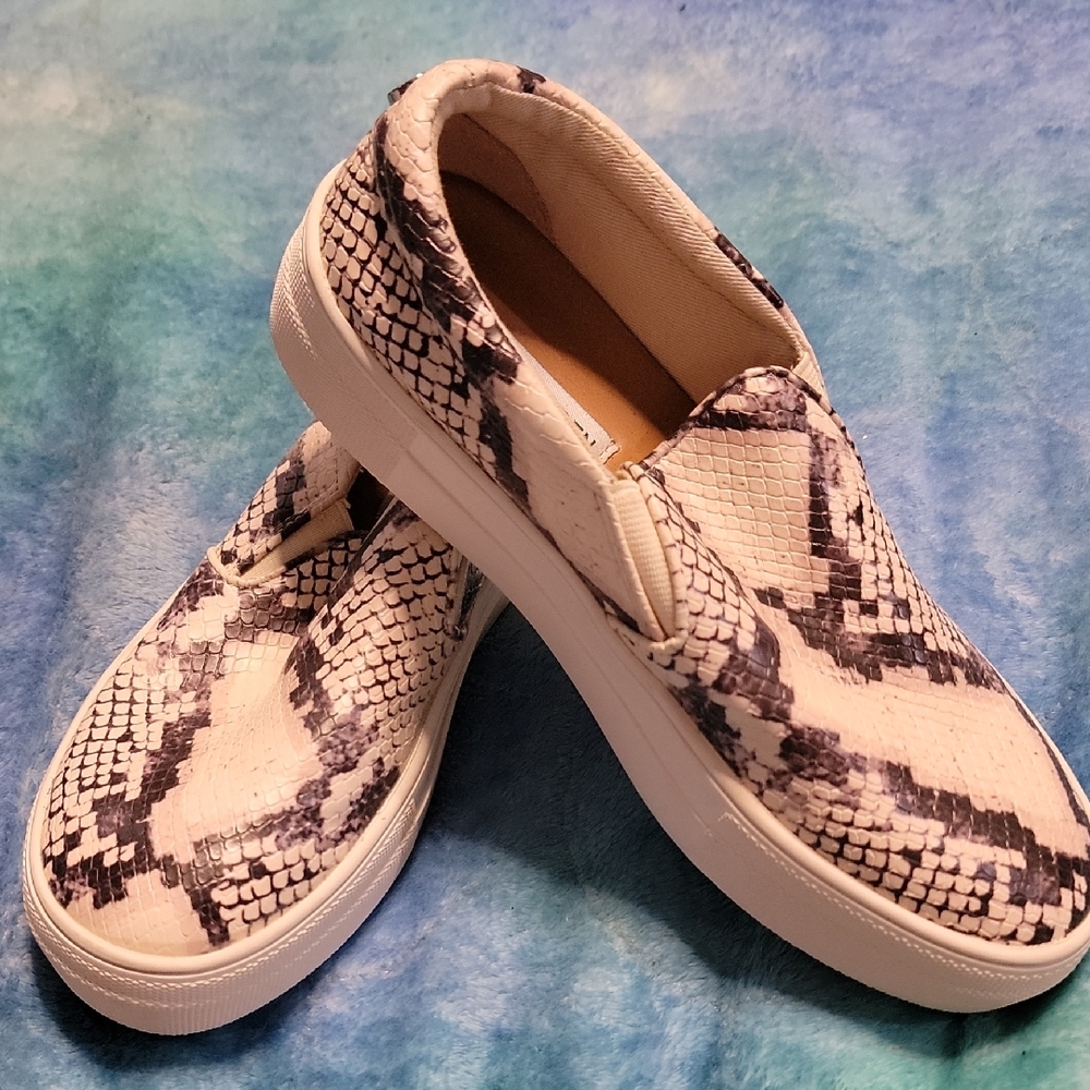 Steve Madden White and Black Snake Print Sneakers